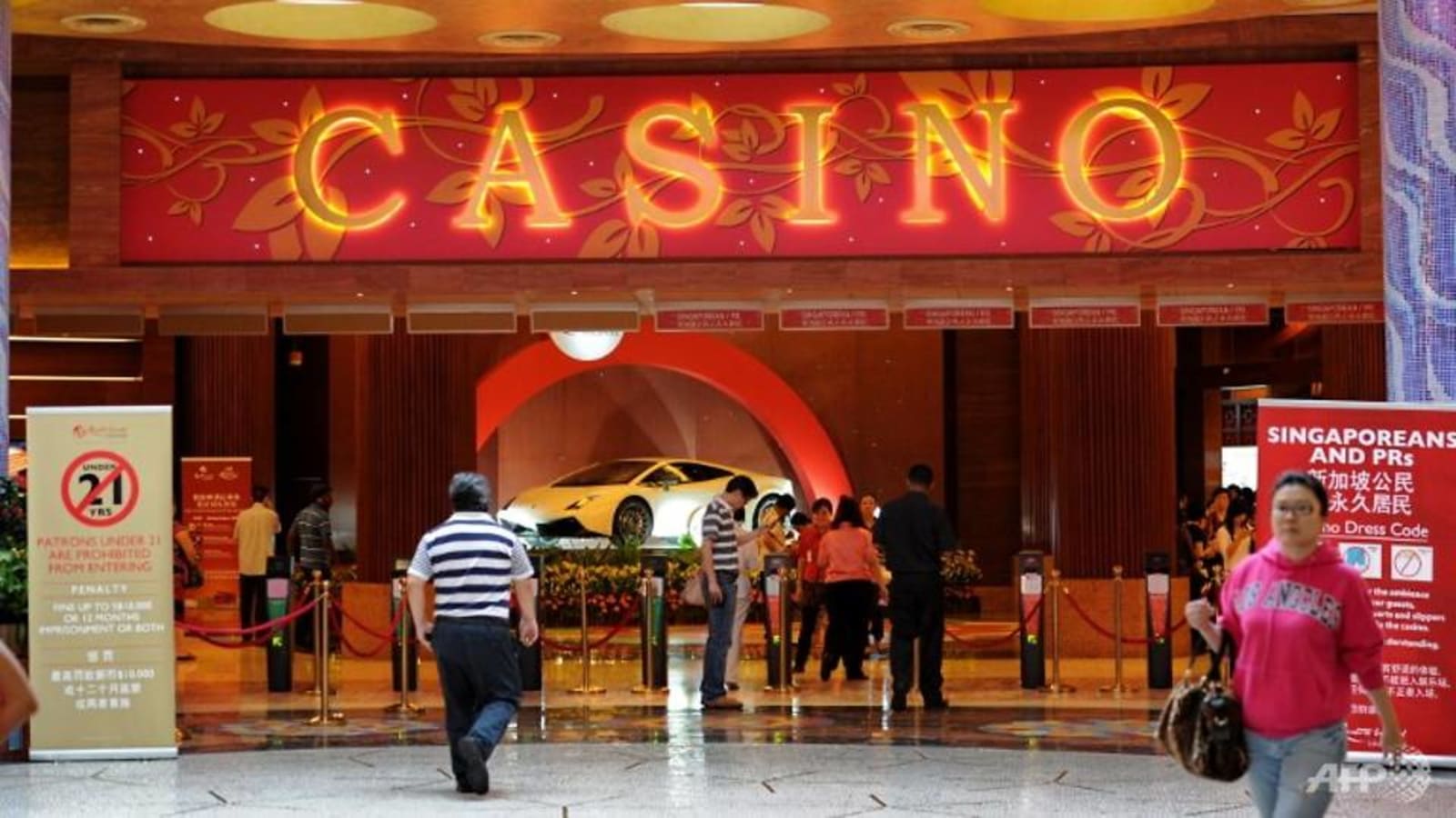 Singapore tweaks casino law to allow cashless gaming; ‘no intention’ of letting crypto be used to bet