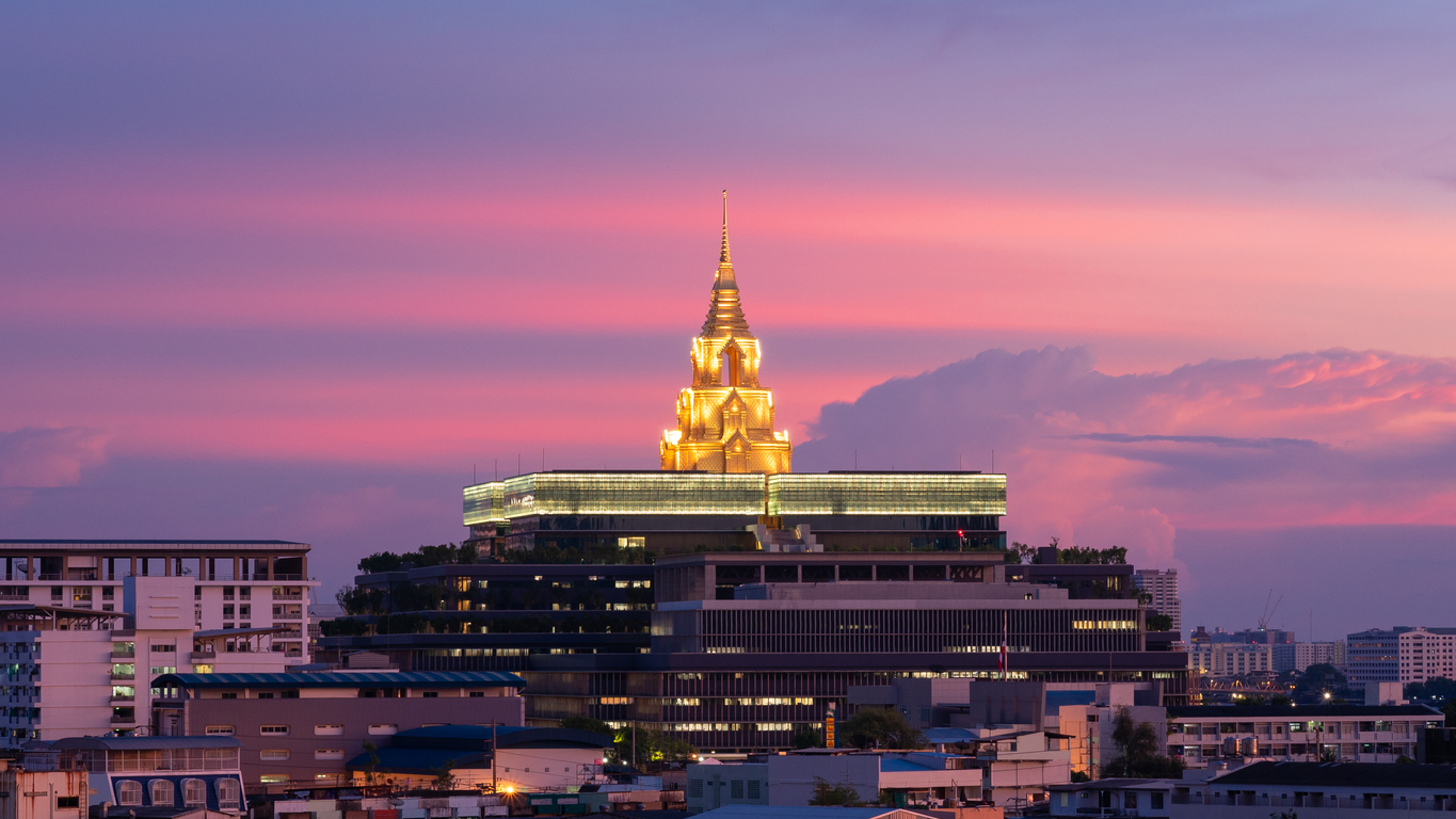 Thai PM, who led the charge for casinos, removed for ethics breach