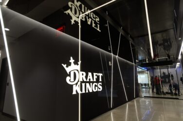 Weekend Report: DraftKings to divest VSiN, Bermuda’s banks slow casino launch and more