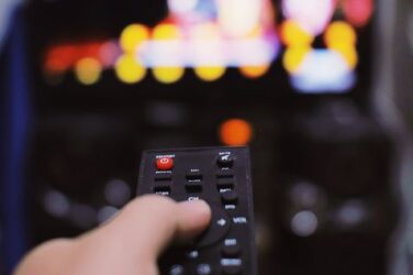 Weekend Report: Labour MP urges Channel 4 to stop gambling ads, Caesars expands reach in Washington