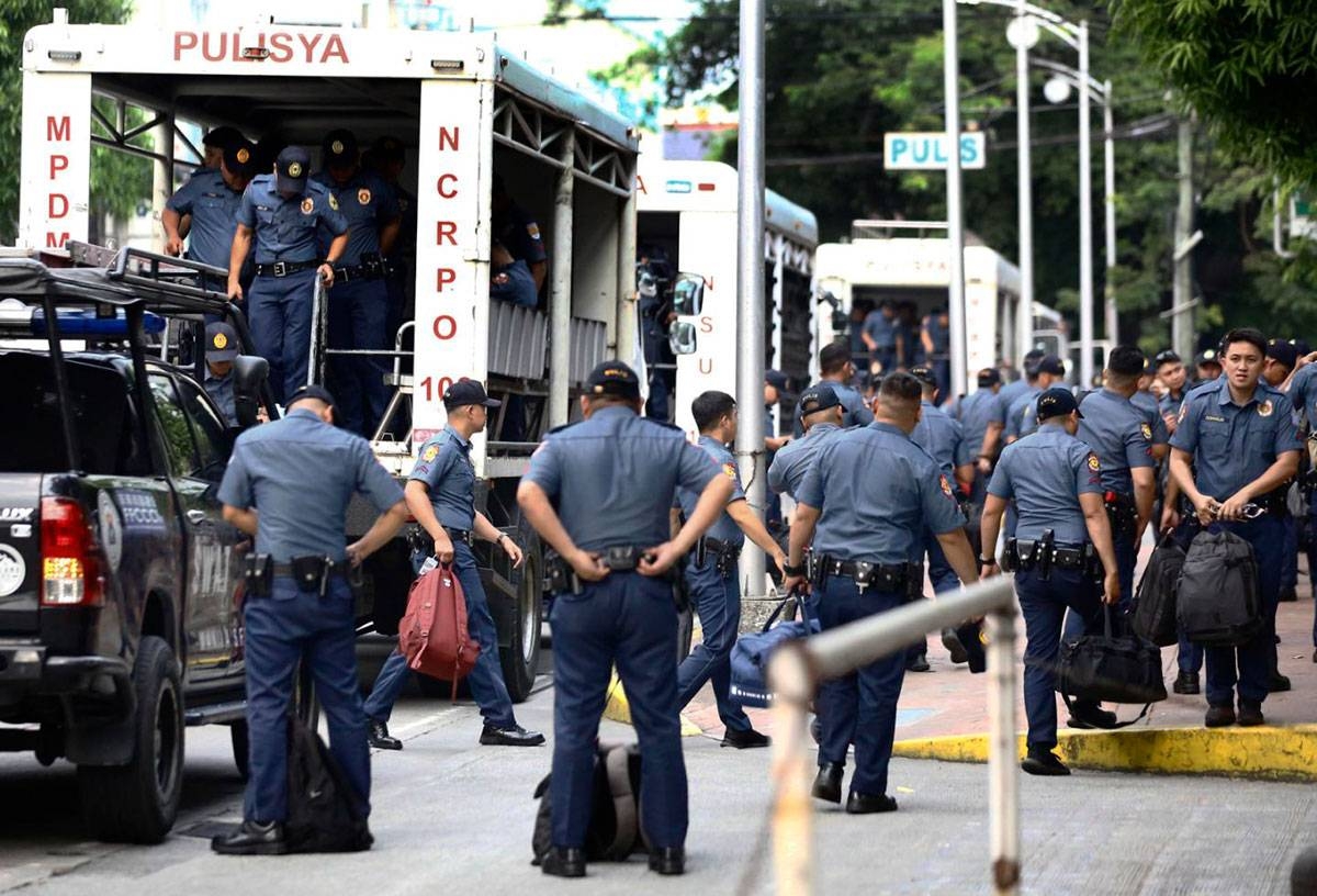 Police hunt casino junket operators